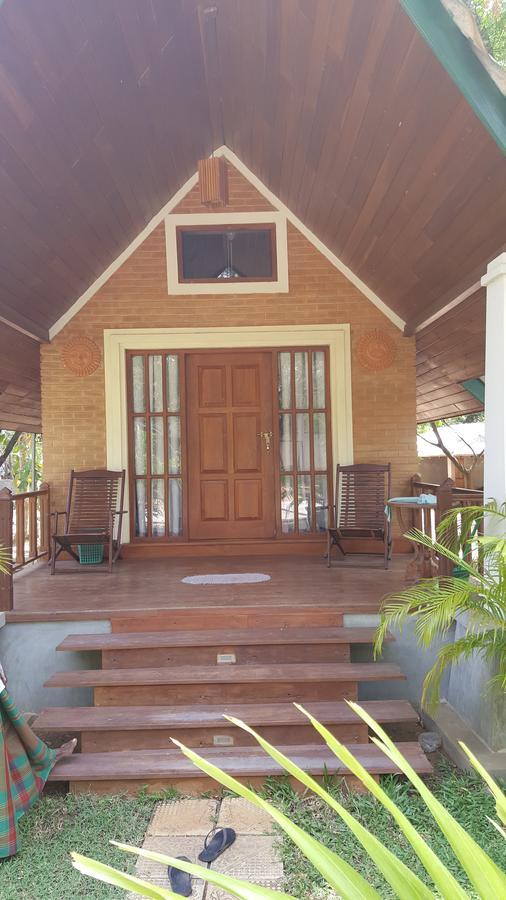 Lokuge Grand Resort Kataragama Exterior photo