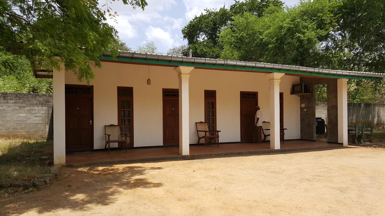 Lokuge Grand Resort Kataragama Exterior photo