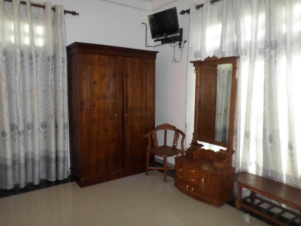 Lokuge Grand Resort Kataragama Exterior photo